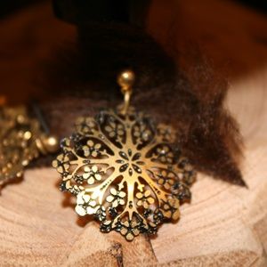 Vintage Gold Pierced Earrings